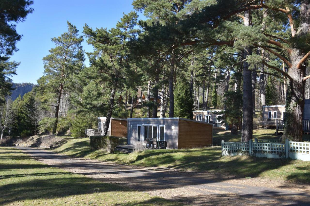 Camping Domaine Du Lac Chambon Murol Eksteriør billede