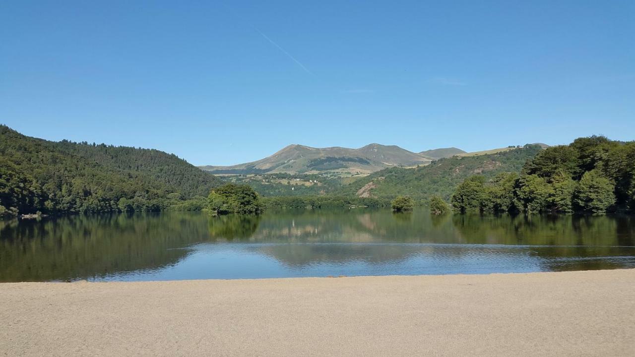Camping Domaine Du Lac Chambon Murol Eksteriør billede