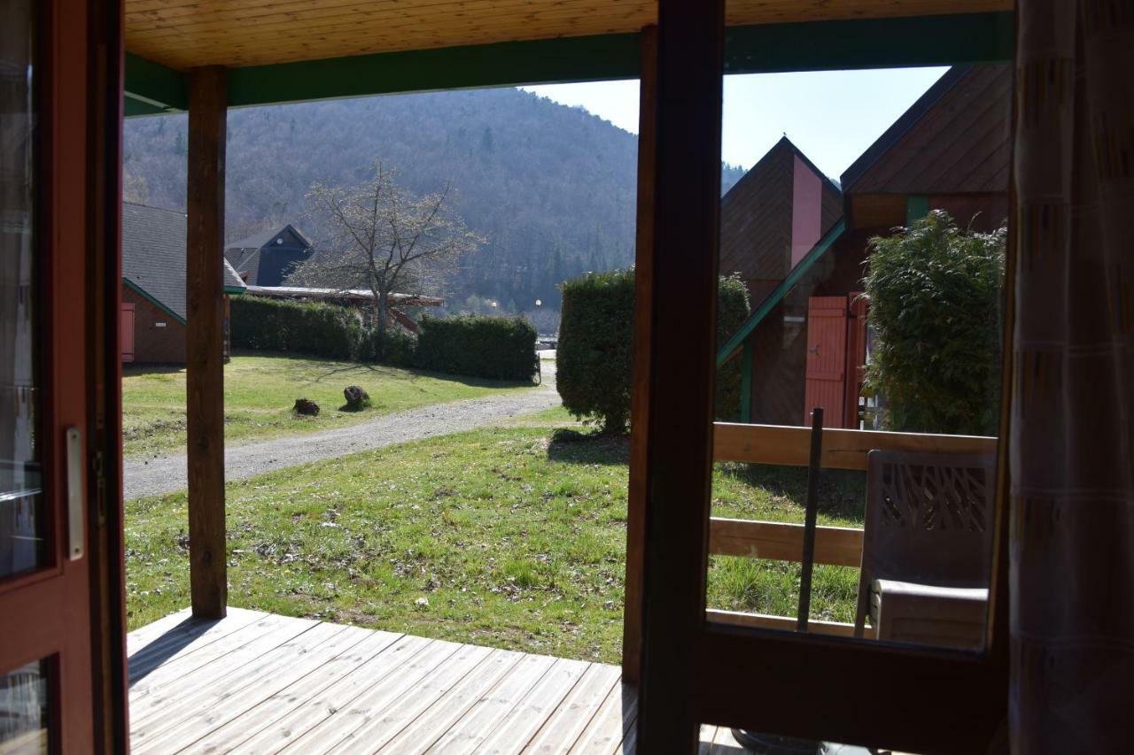 Camping Domaine Du Lac Chambon Murol Eksteriør billede