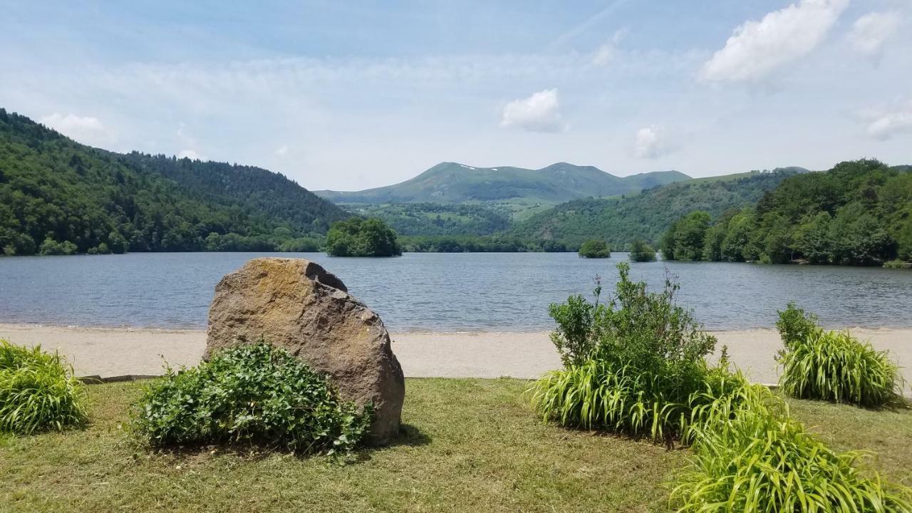 Camping Domaine Du Lac Chambon Murol Eksteriør billede